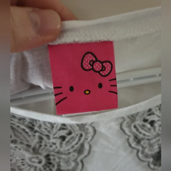 Hello Kitty Top - Picture 3 of 4